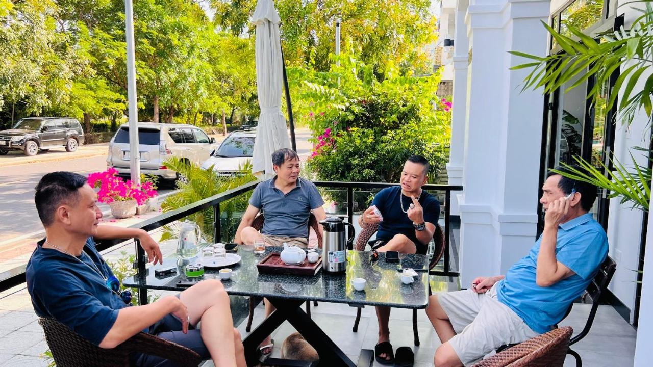 The Track Homestay - Near Bai Dai Beach Cam Lam Eksteriør bilde